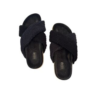 ROAM Women's Black Textured Slippers